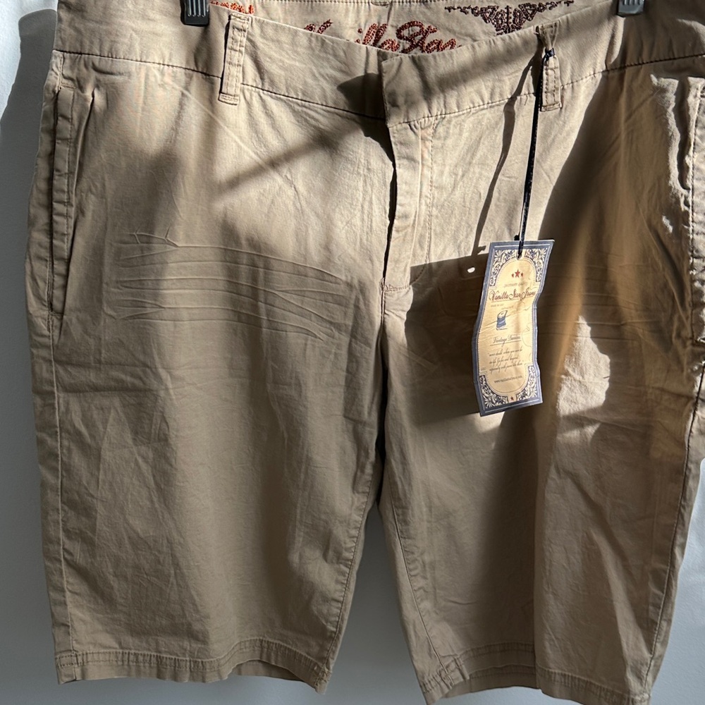 Vanilla Star Women's Tan Bermuda Shorts- Sz 17